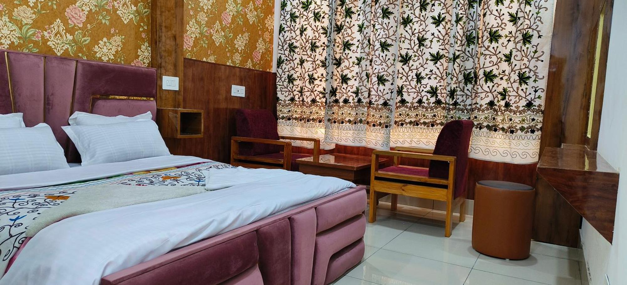 Hotel Gulmarg GS Residency Habitación foto